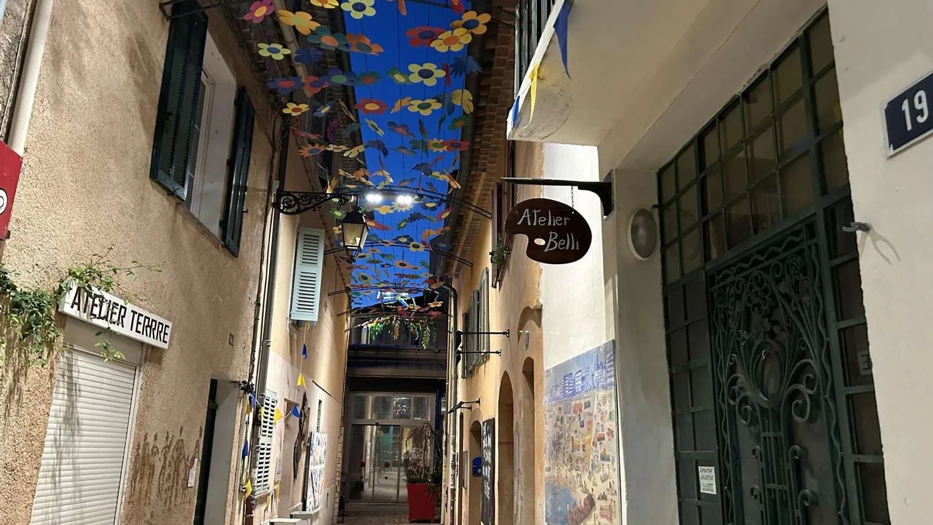 Appartement Moderne A Saint-Raphael, 2 Chambres - Fr-1-226A-204
